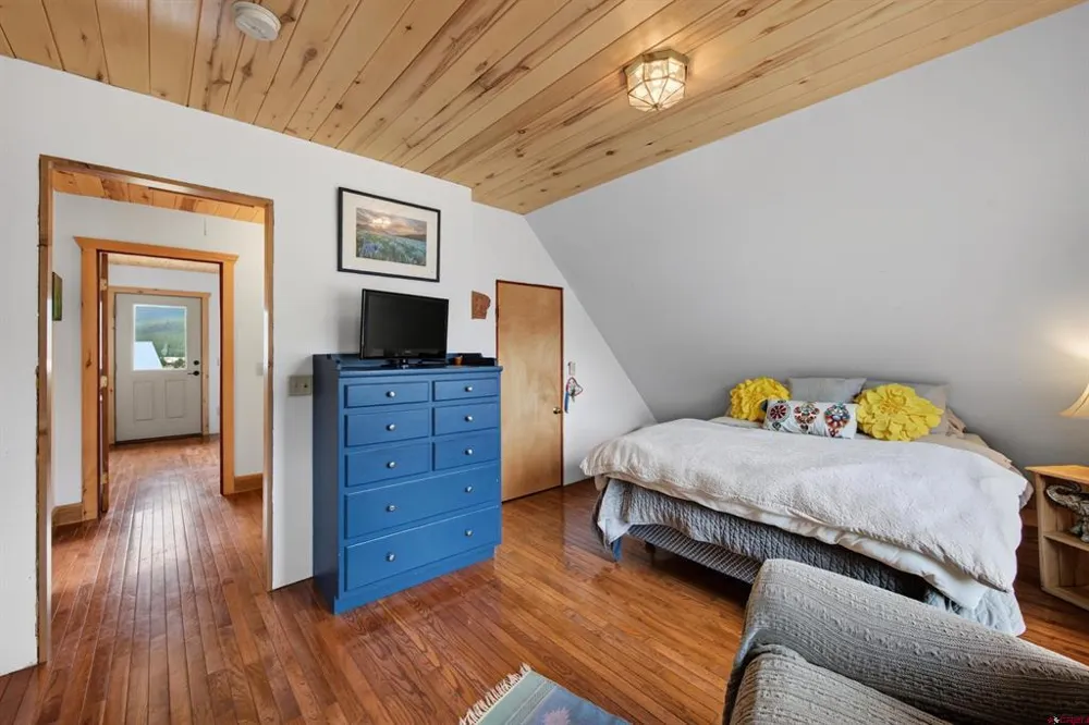 300 Quartz Lane Pitkin, CO 81241