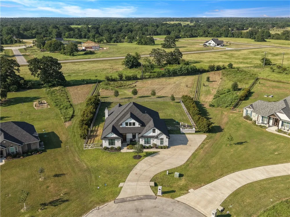 9031 Scarborough Drive Iola, TX 77861