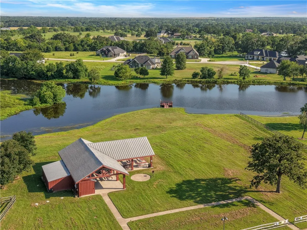 9031 Scarborough Drive Iola, TX 77861