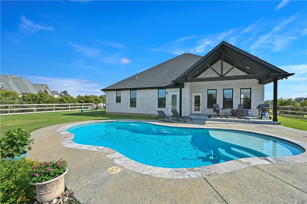 9031 Scarborough Drive Iola, TX 77861