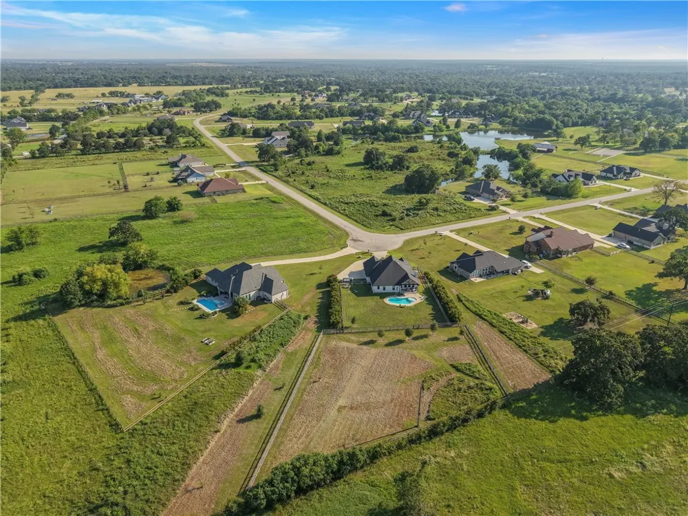 9031 Scarborough Drive Iola, TX 77861