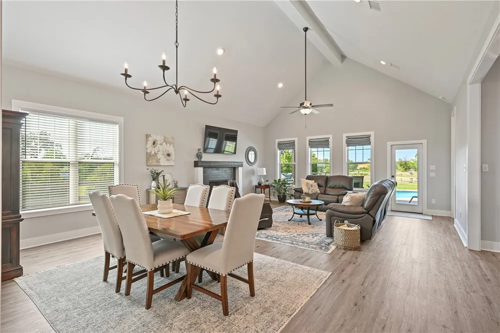 9031 Scarborough Drive Iola, TX 77861