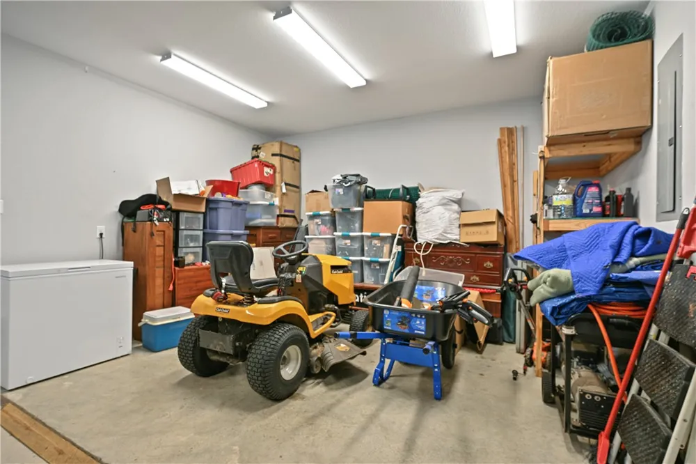 9031 Scarborough Drive Iola, TX 77861