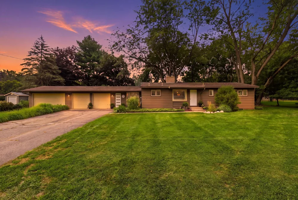 7284 Grachen Drive SE Cascade Charter Township, MI 49546