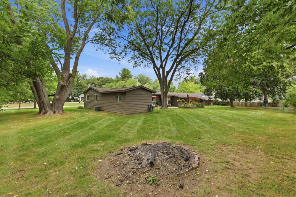 7284 Grachen Drive SE Cascade Charter Township, MI 49546