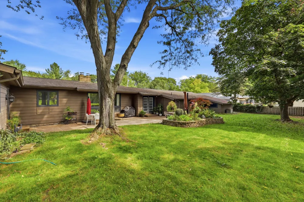 7284 Grachen Drive SE Cascade Charter Township, MI 49546