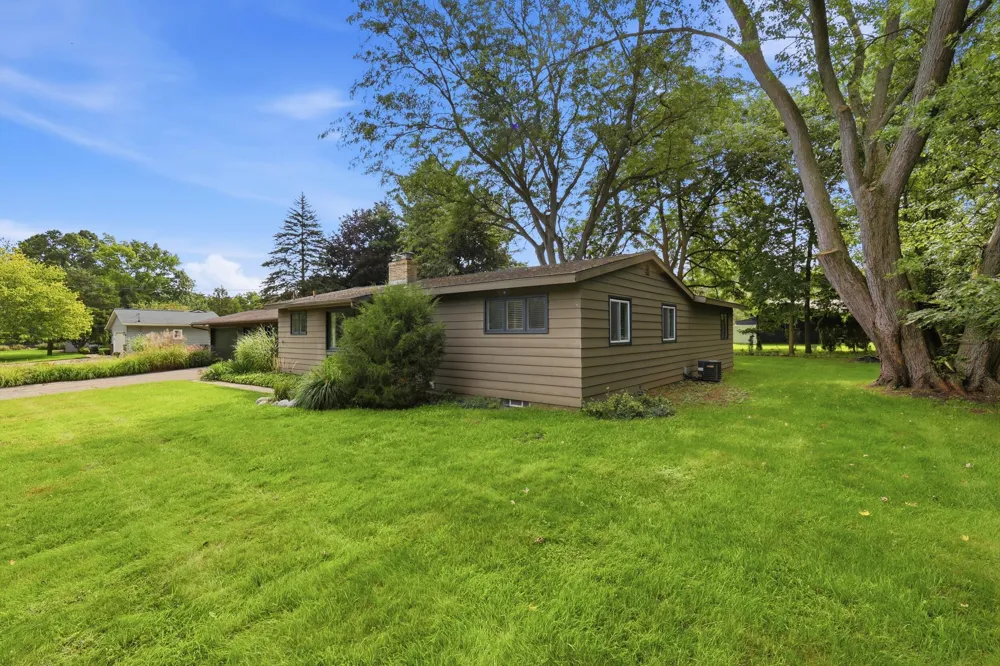 7284 Grachen Drive SE Cascade Charter Township, MI 49546