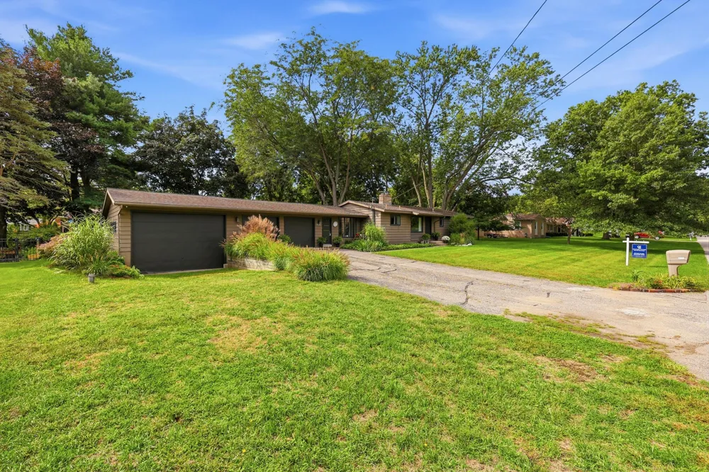 7284 Grachen Drive SE Cascade Charter Township, MI 49546