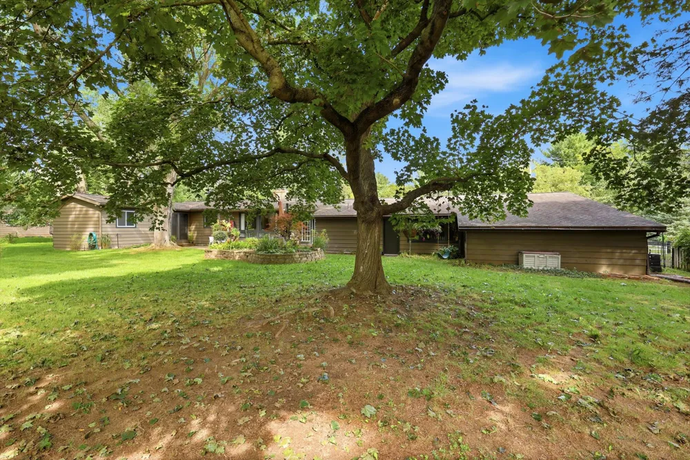 7284 Grachen Drive SE Cascade Charter Township, MI 49546