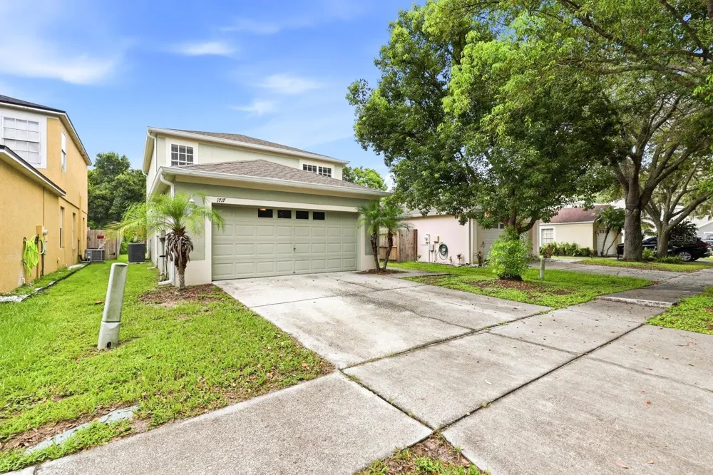 1717 MOSAIC FOREST DRIVE Seffner, FL 33584
