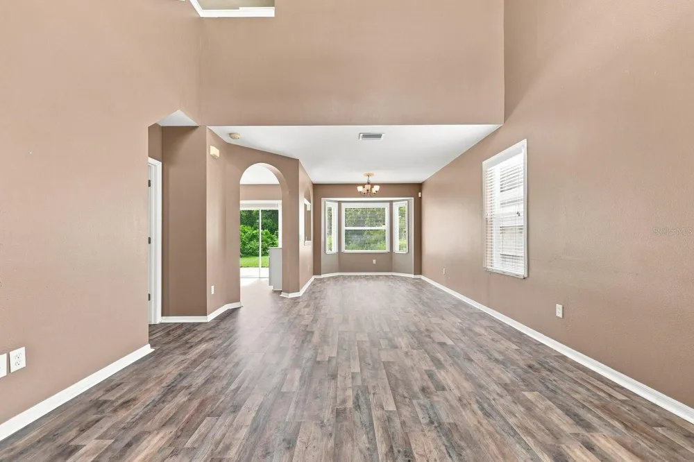 1717 MOSAIC FOREST DRIVE Seffner, FL 33584