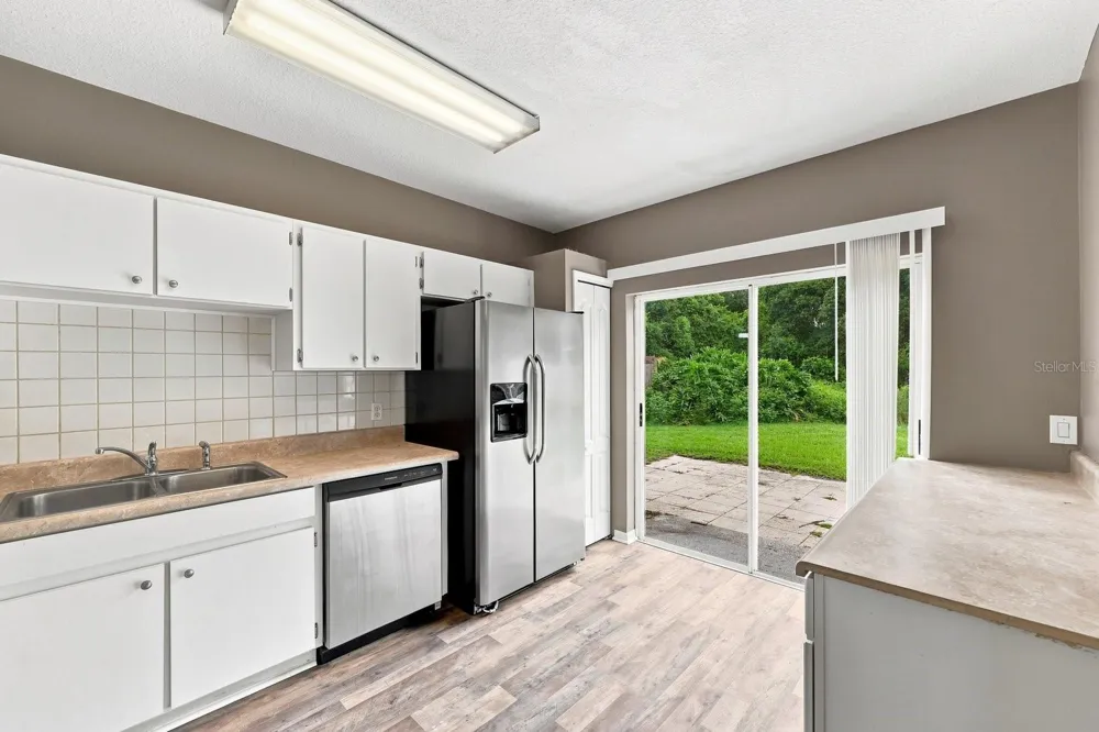 1717 MOSAIC FOREST DRIVE Seffner, FL 33584