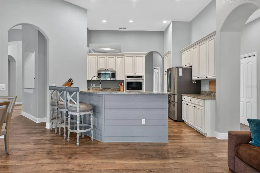 2813 HAMPTON PLACE COURT Plant City, FL 33566