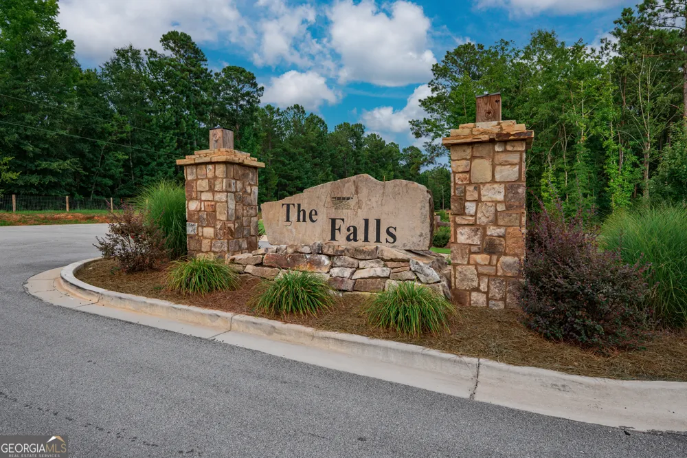 143 Falls LN Milledgeville, GA 31061