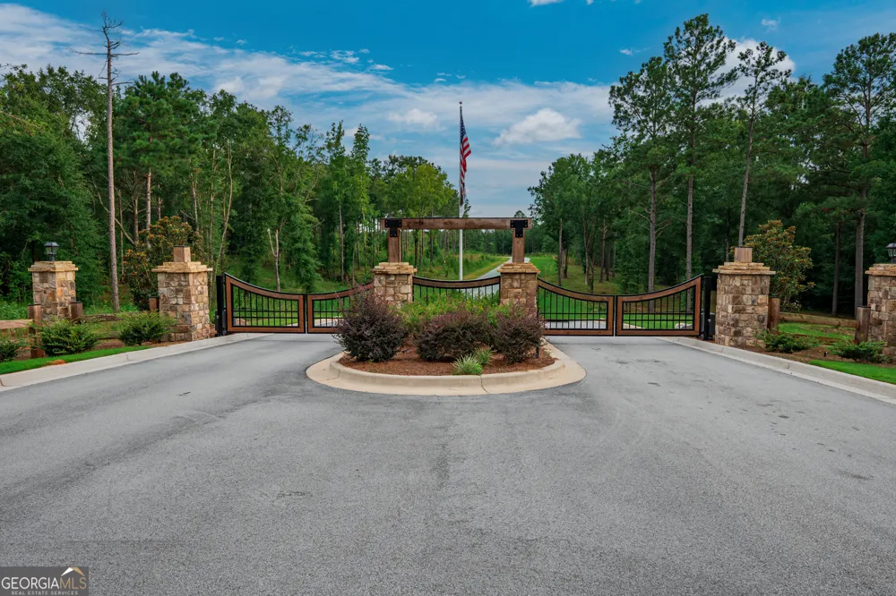143 Falls LN Milledgeville, GA 31061