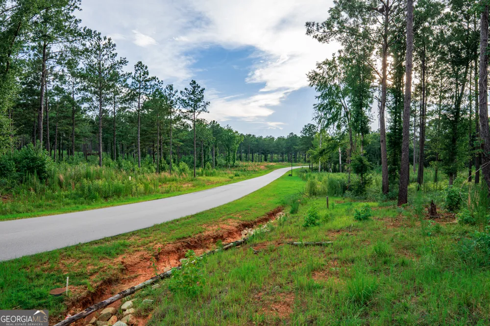 143 Falls LN Milledgeville, GA 31061