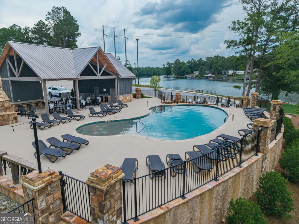 143 Falls LN Milledgeville, GA 31061