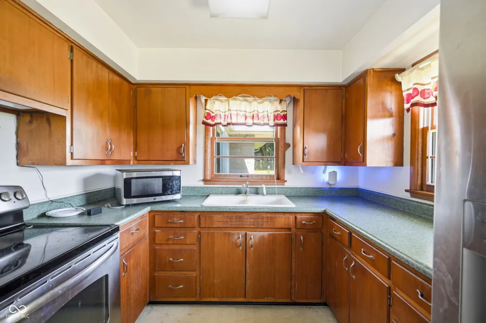 1720 W Alto Road Kokomo, IN 46902