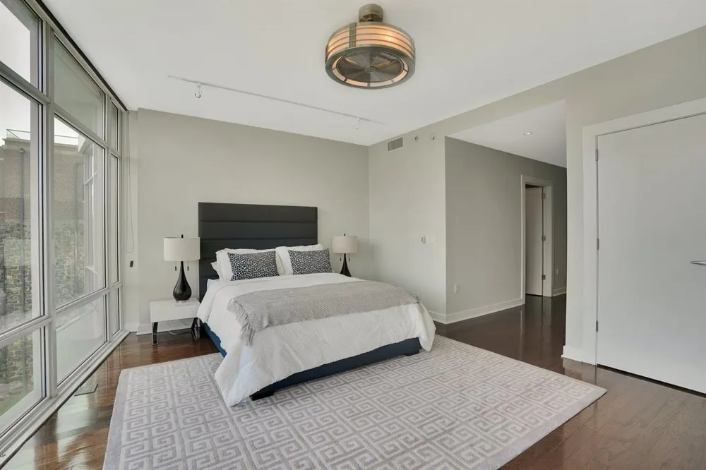 100 THOMPSON LANE Edgewater, NJ 07020