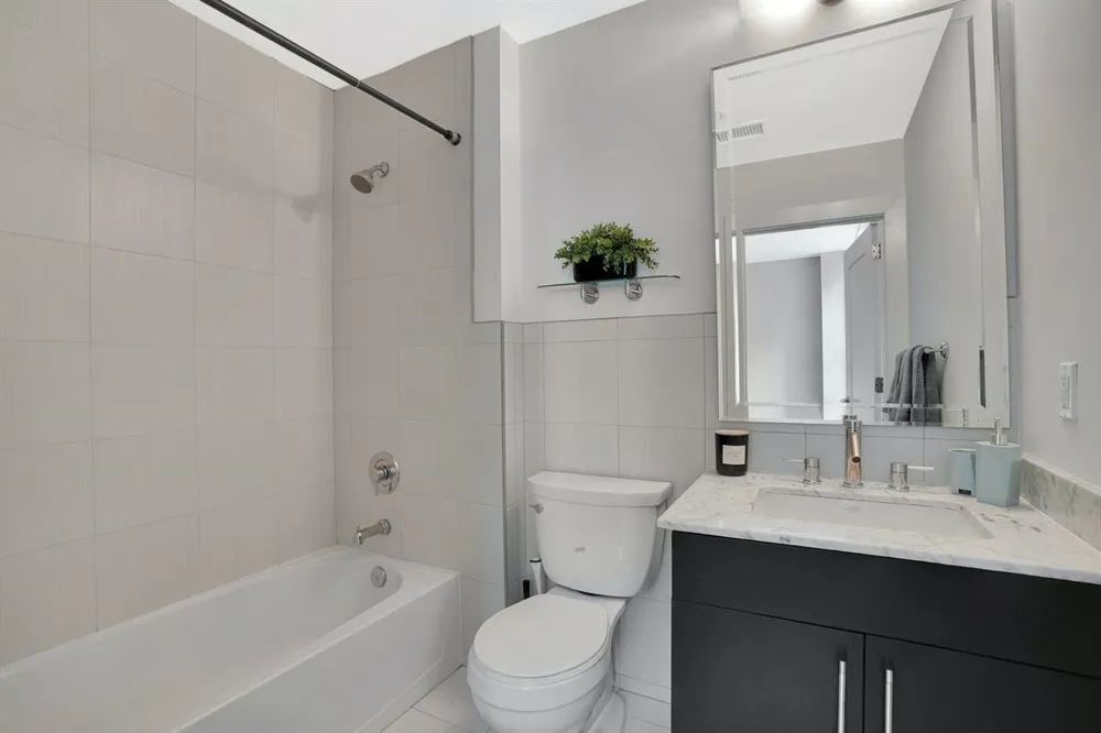 100 THOMPSON LANE Edgewater, NJ 07020