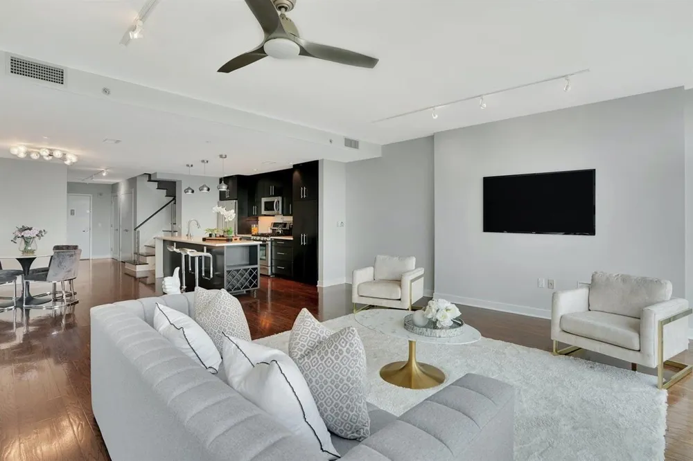 100 THOMPSON LANE Edgewater, NJ 07020