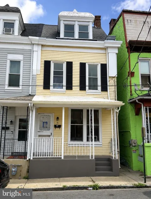 16 S 11TH STREET