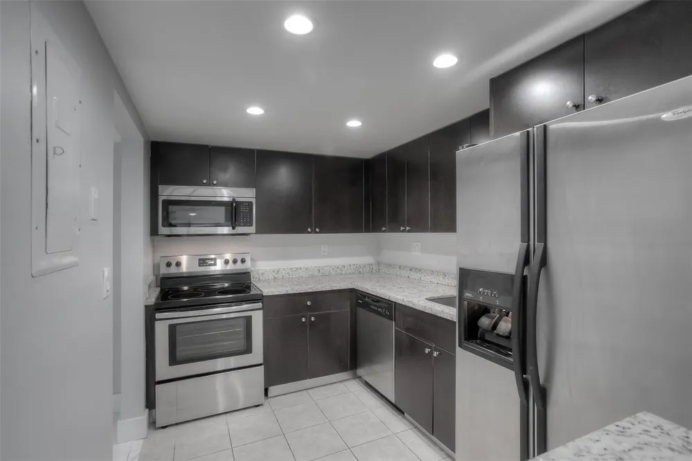 303 RACQUET CLUB ROAD #312 Weston, FL 33326