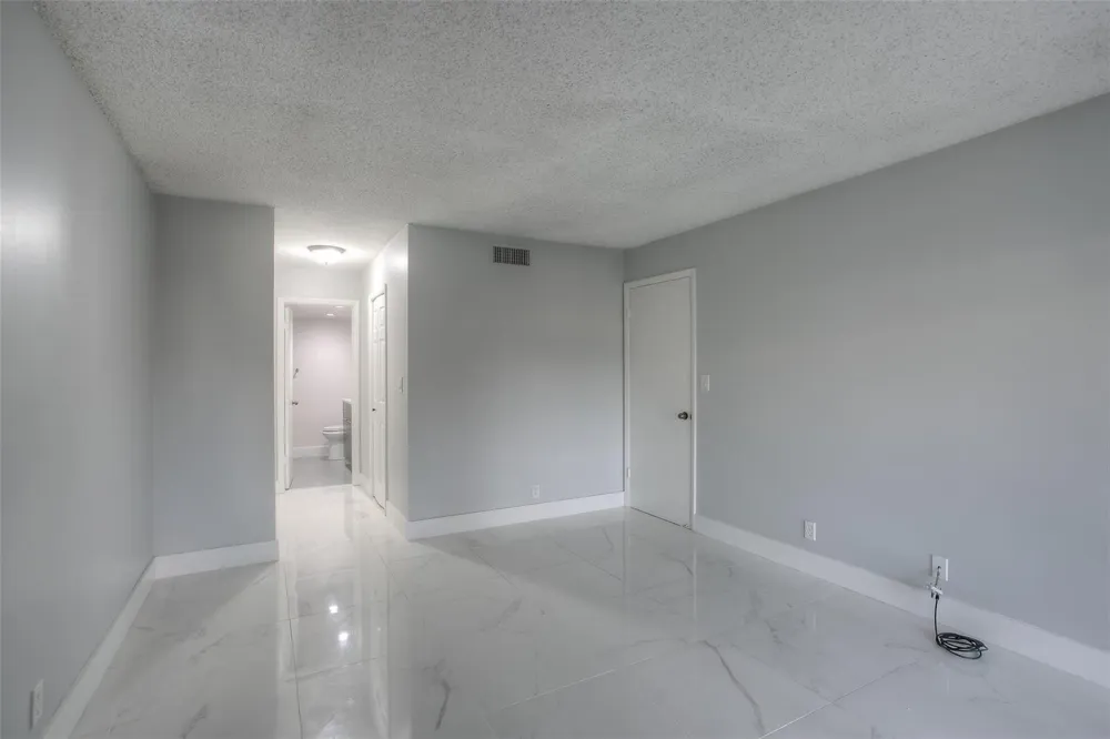 303 RACQUET CLUB ROAD #312 Weston, FL 33326