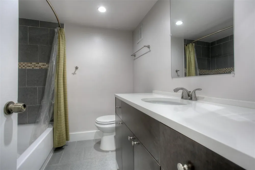 303 RACQUET CLUB ROAD #312 Weston, FL 33326