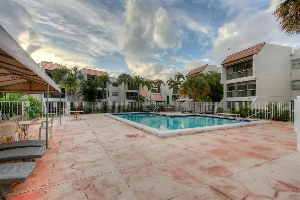 303 RACQUET CLUB ROAD #312 Weston, FL 33326