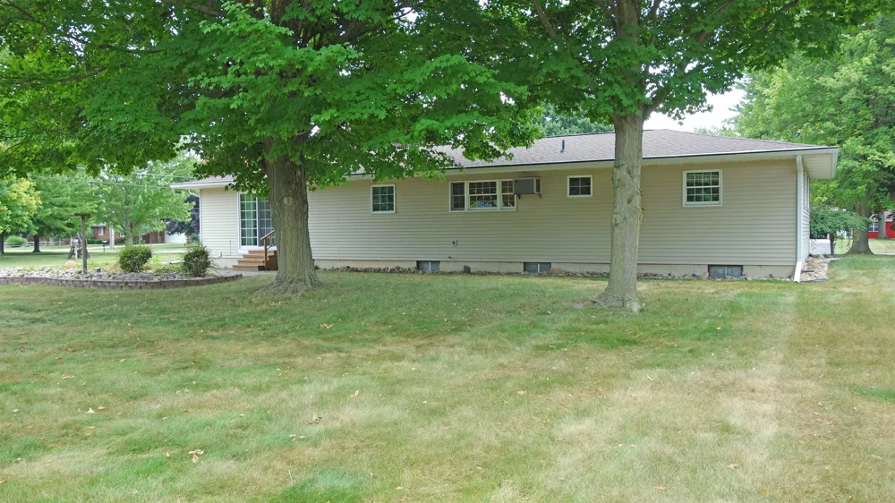 723 Sunflower Drive Chesaning Village, MI 48616