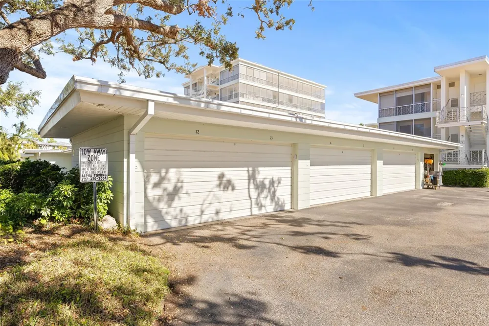 1012 SHORE DRIVE NE #14 St Petersburg, FL 33701