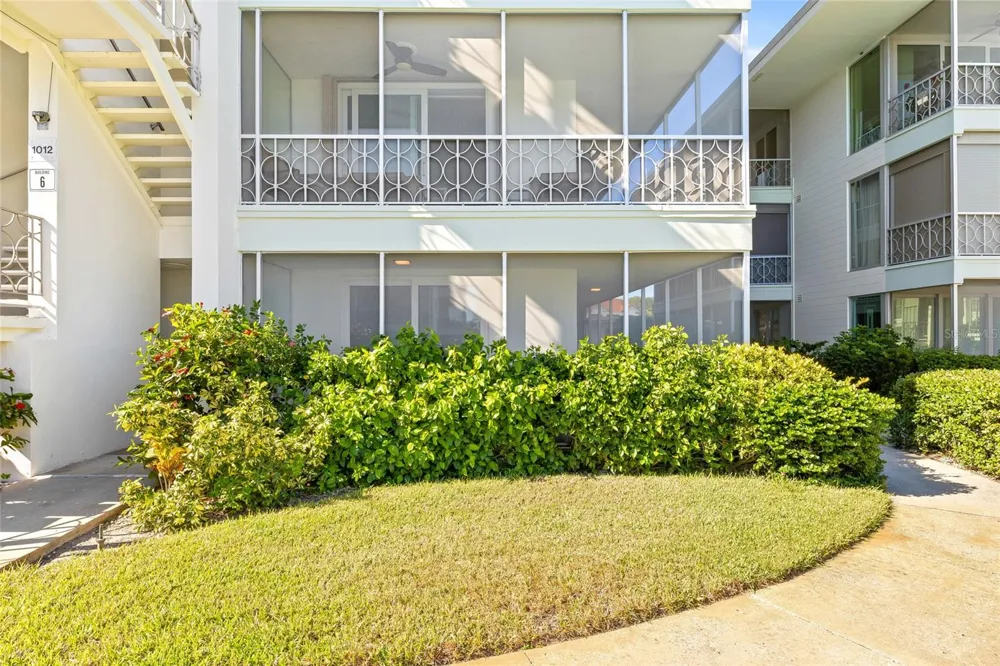1012 SHORE DRIVE NE #14 St Petersburg, FL 33701