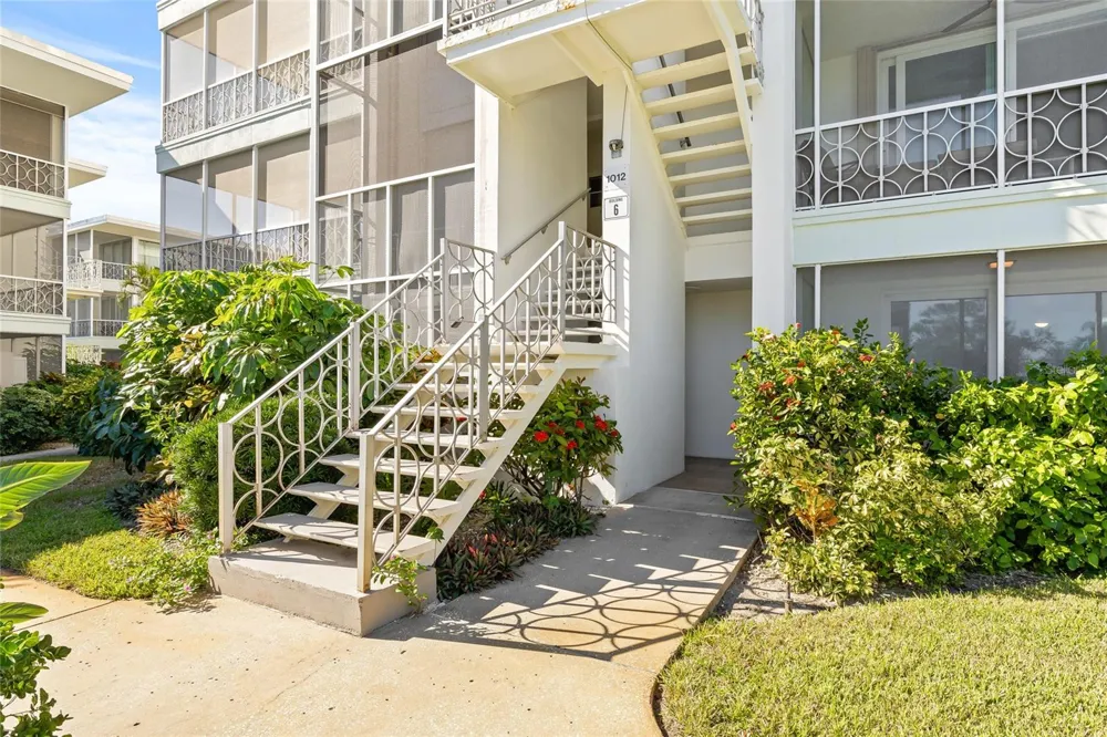 1012 SHORE DRIVE NE #14 St Petersburg, FL 33701