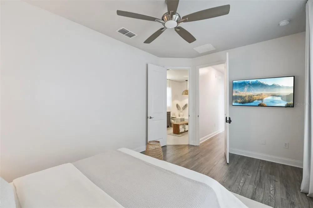 6935 HIGGS ALLEY Orlando, FL 32827