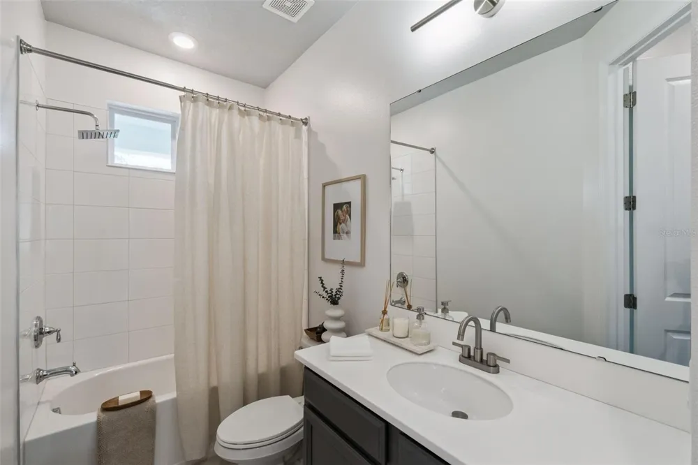 6935 HIGGS ALLEY Orlando, FL 32827