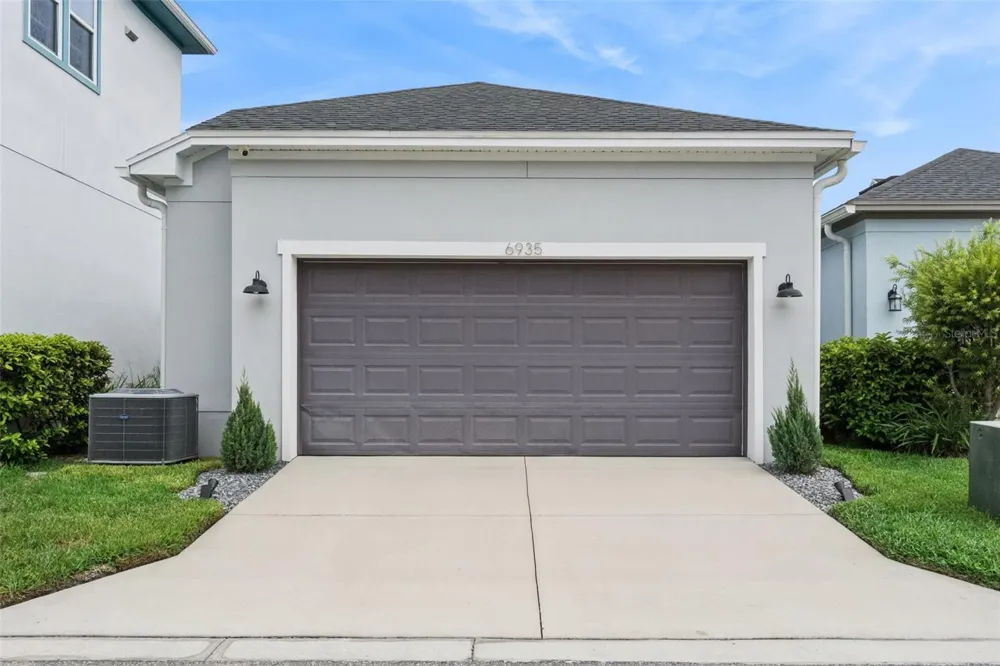 6935 HIGGS ALLEY Orlando, FL 32827