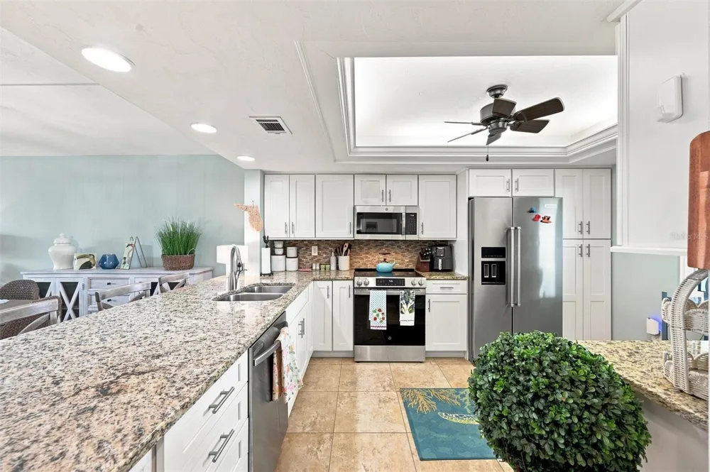9604 CORTEZ ROAD W #422 Bradenton, FL 34210