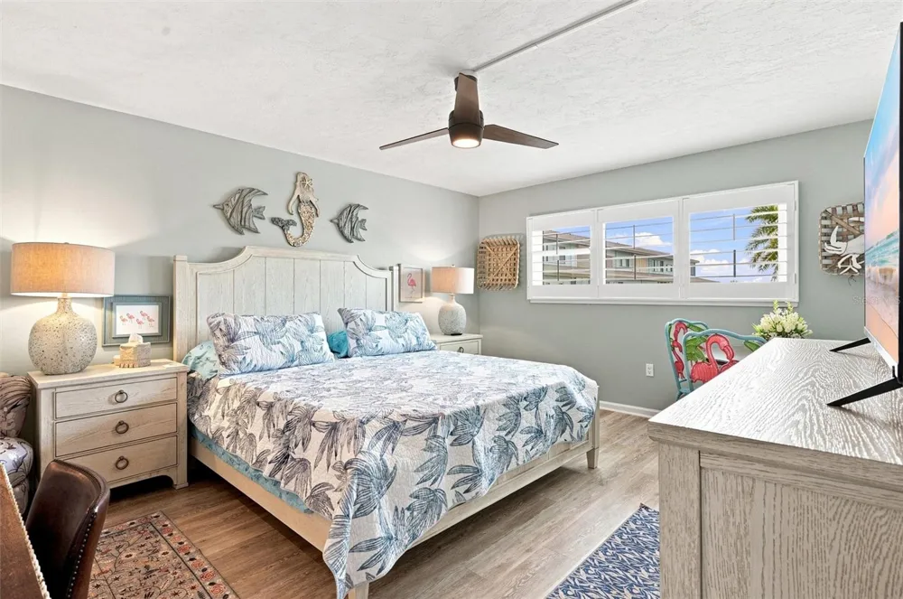 9604 CORTEZ ROAD W #422 Bradenton, FL 34210