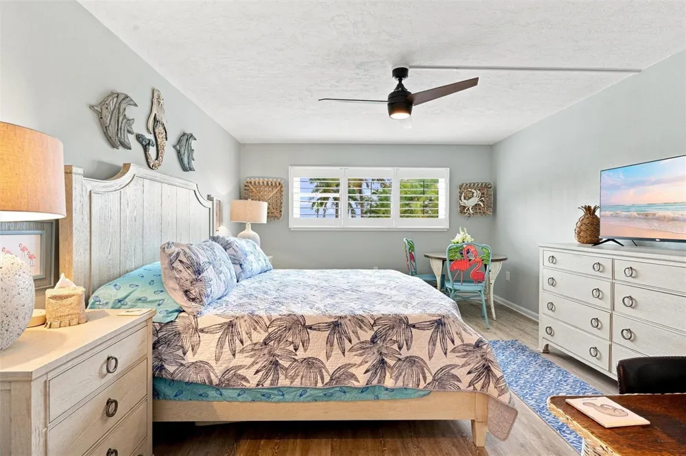 9604 CORTEZ ROAD W #422 Bradenton, FL 34210