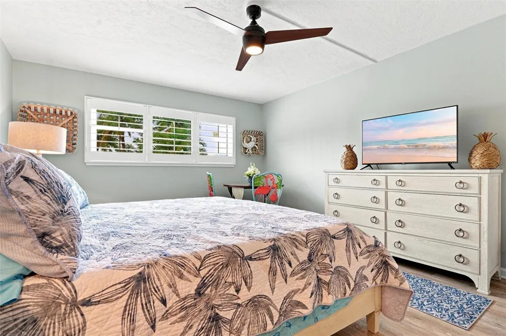 9604 CORTEZ ROAD W #422 Bradenton, FL 34210