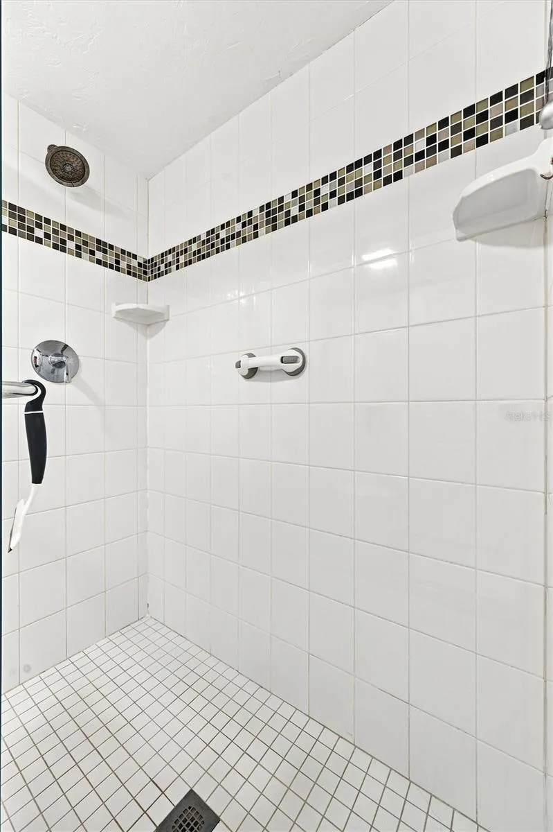 9604 CORTEZ ROAD W #422 Bradenton, FL 34210