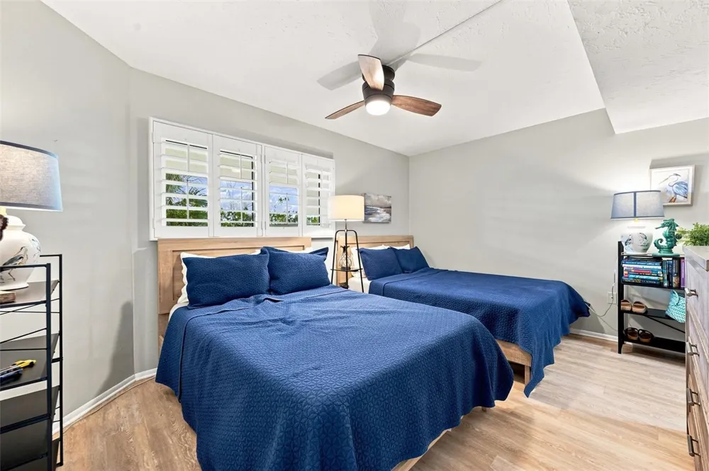 9604 CORTEZ ROAD W #422 Bradenton, FL 34210