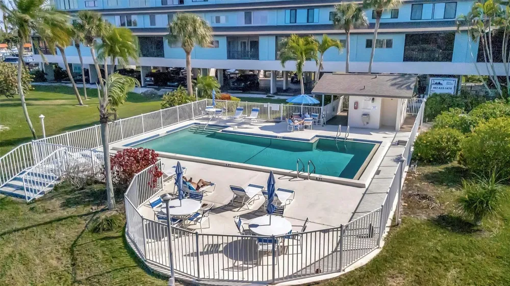 9604 CORTEZ ROAD W #422 Bradenton, FL 34210