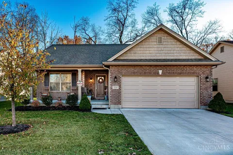 1211 Redbud Circle