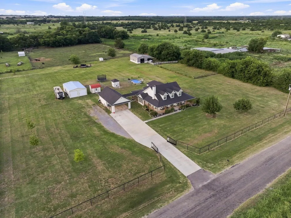2455 County Road 700 Farmersville, TX 75442