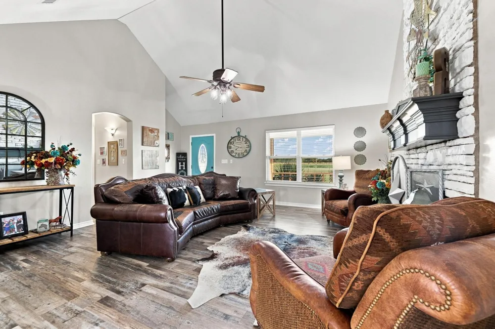 2455 County Road 700 Farmersville, TX 75442