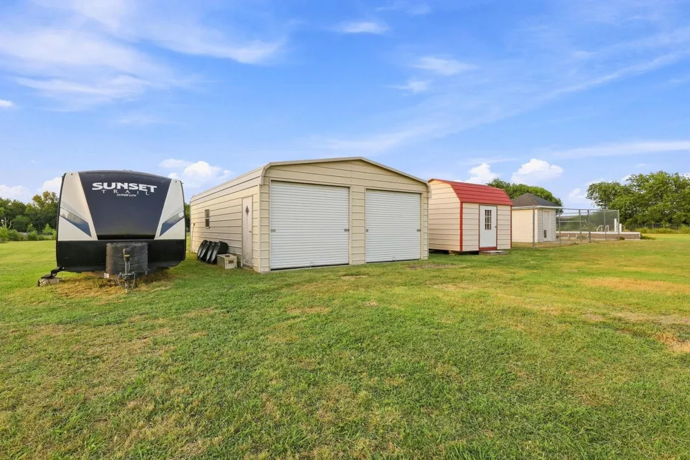 2455 County Road 700 Farmersville, TX 75442