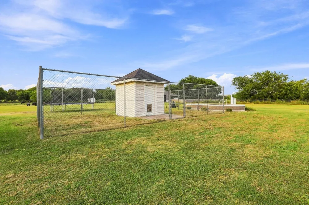 2455 County Road 700 Farmersville, TX 75442