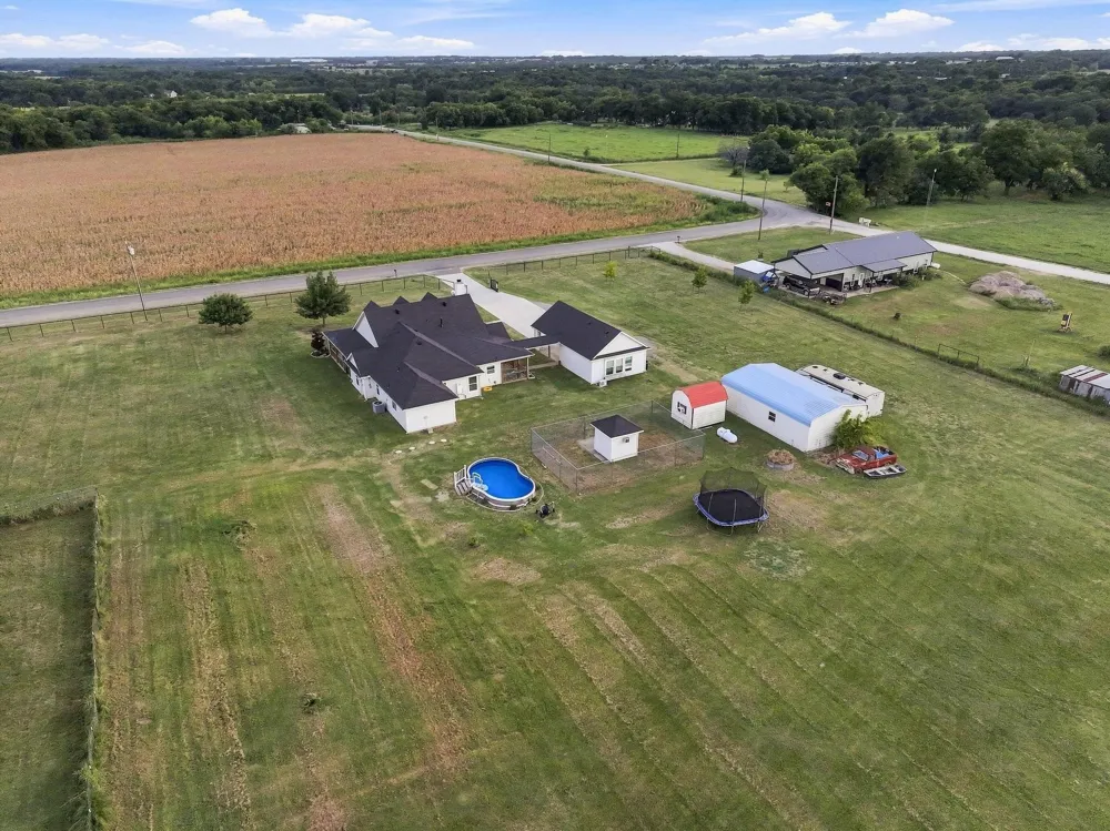 2455 County Road 700 Farmersville, TX 75442